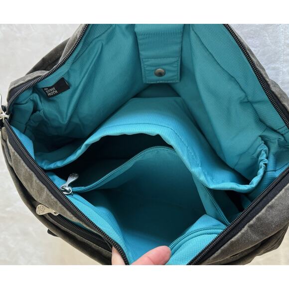 Crumpler THE GYPSY Moth No 2 Tote Messenger Laptop Bag Grey/Black - Picture 5 of 10